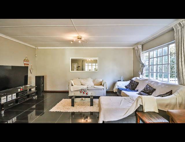 3 BEDROOM HOUSE FOR SALE IN BOUGHTON